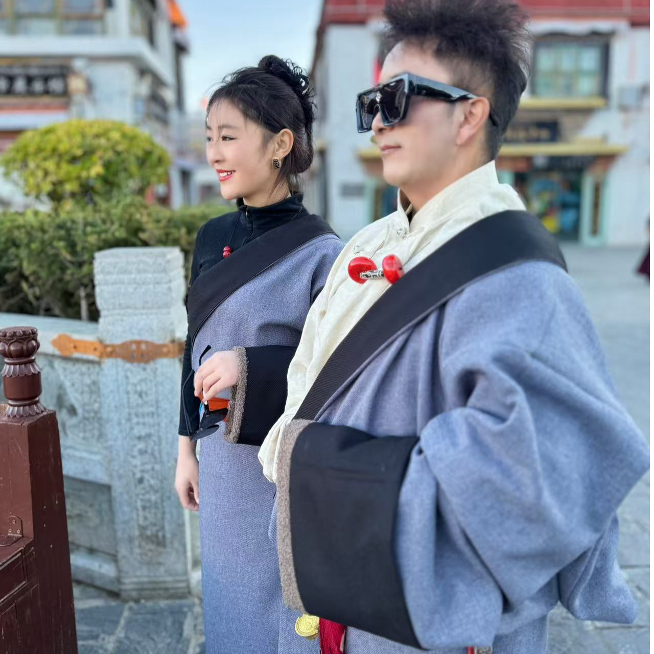 冬季加绒加厚轻奢情侣康巴藏袍传统藏式藏服