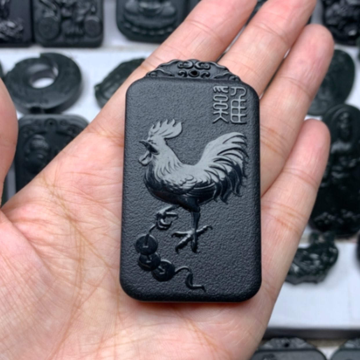 【闪购商品】和田玉颈饰未镶嵌双面雕刻