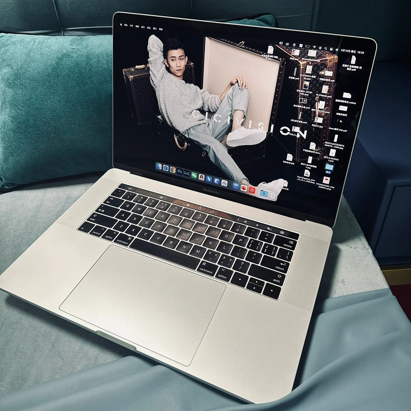 95新 Apple/苹果 笔记本电脑学生MacbookAir超轻薄款商务办公游戏