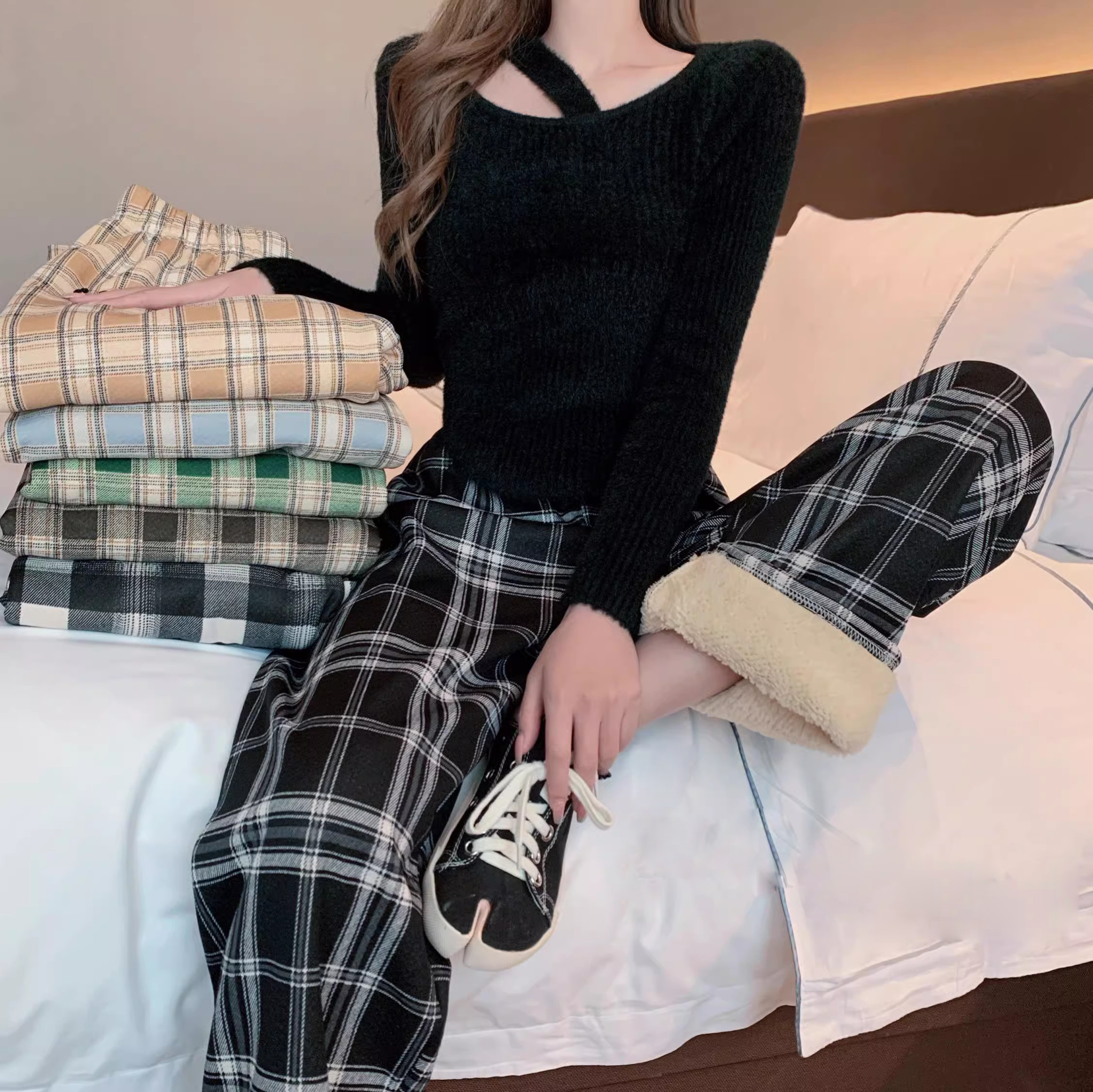 加绒加厚直筒裤冬季百搭新款羊羔绒格子裤女高腰保暖休闲阔腿长裤