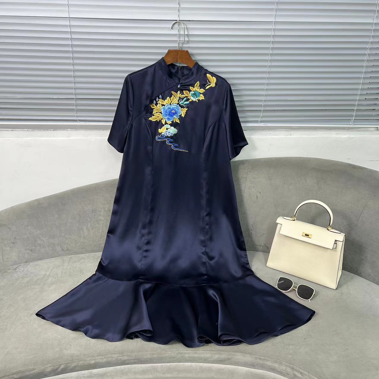 【花滿林】小立领斜门襟重磅醋酸重工刺绣国风鱼尾裙6521