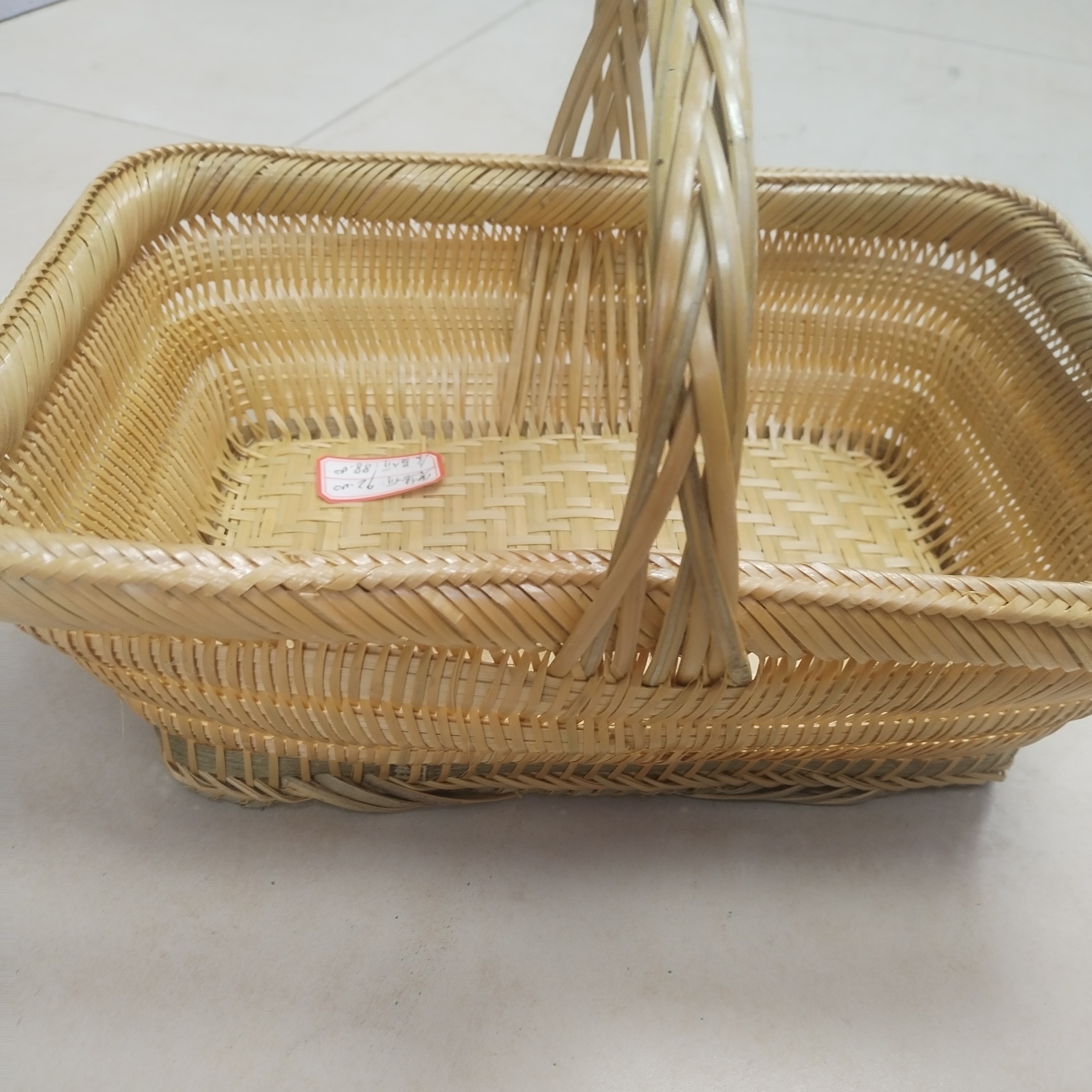 民间乡村精致竹篮