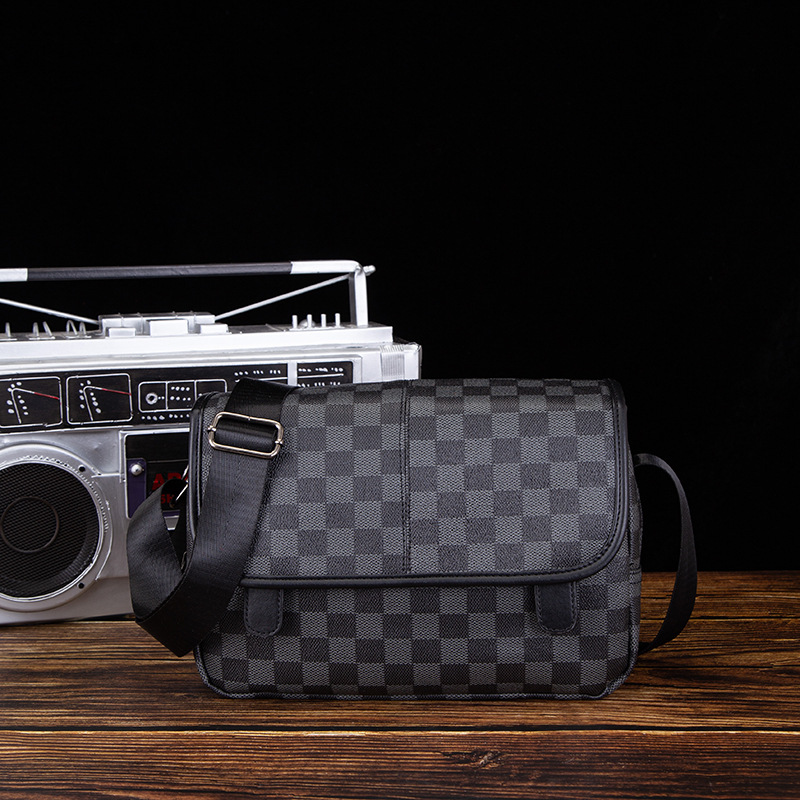 04男款斜跨包多功能收纳时尚休闲格子男士单肩包新款大容量斜挎包