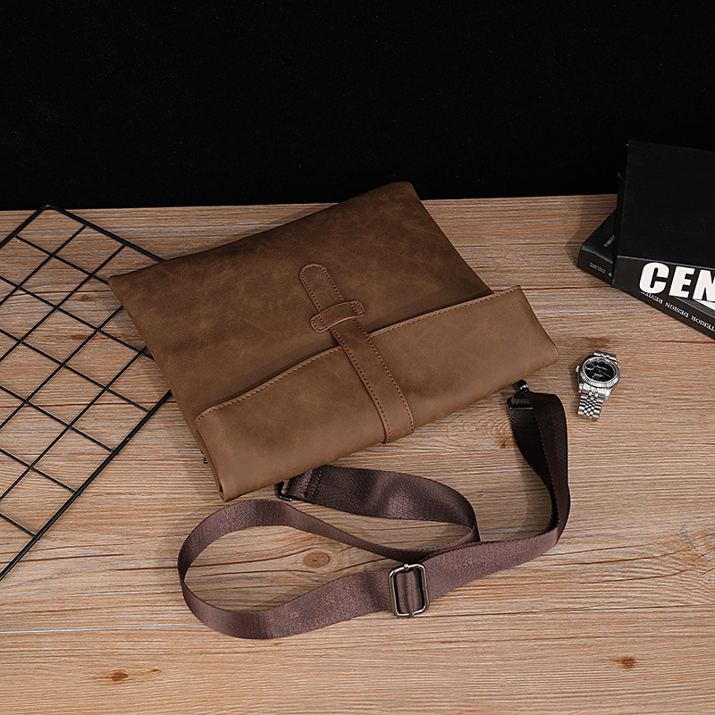 31新款潮男单肩包小背包复古包PU皮包简约皮包休闲男士斜挎包