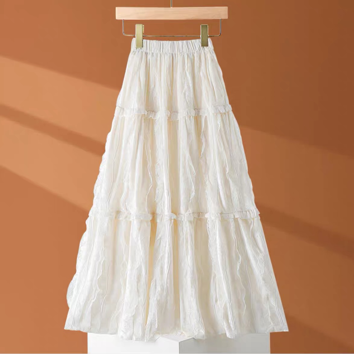 法式洋气加厚丝绒半身裙2025秋冬季新款蕾丝a字裙花苞长裙女