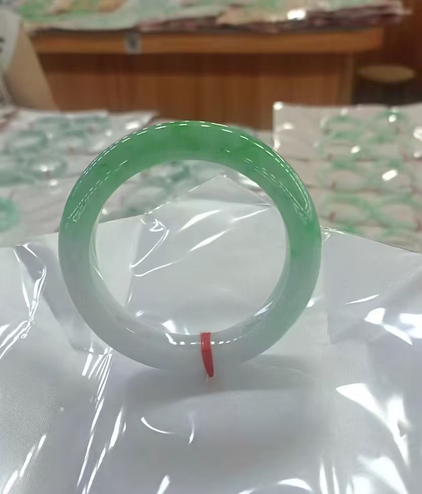 天然翡翠手镯（多样性发一）