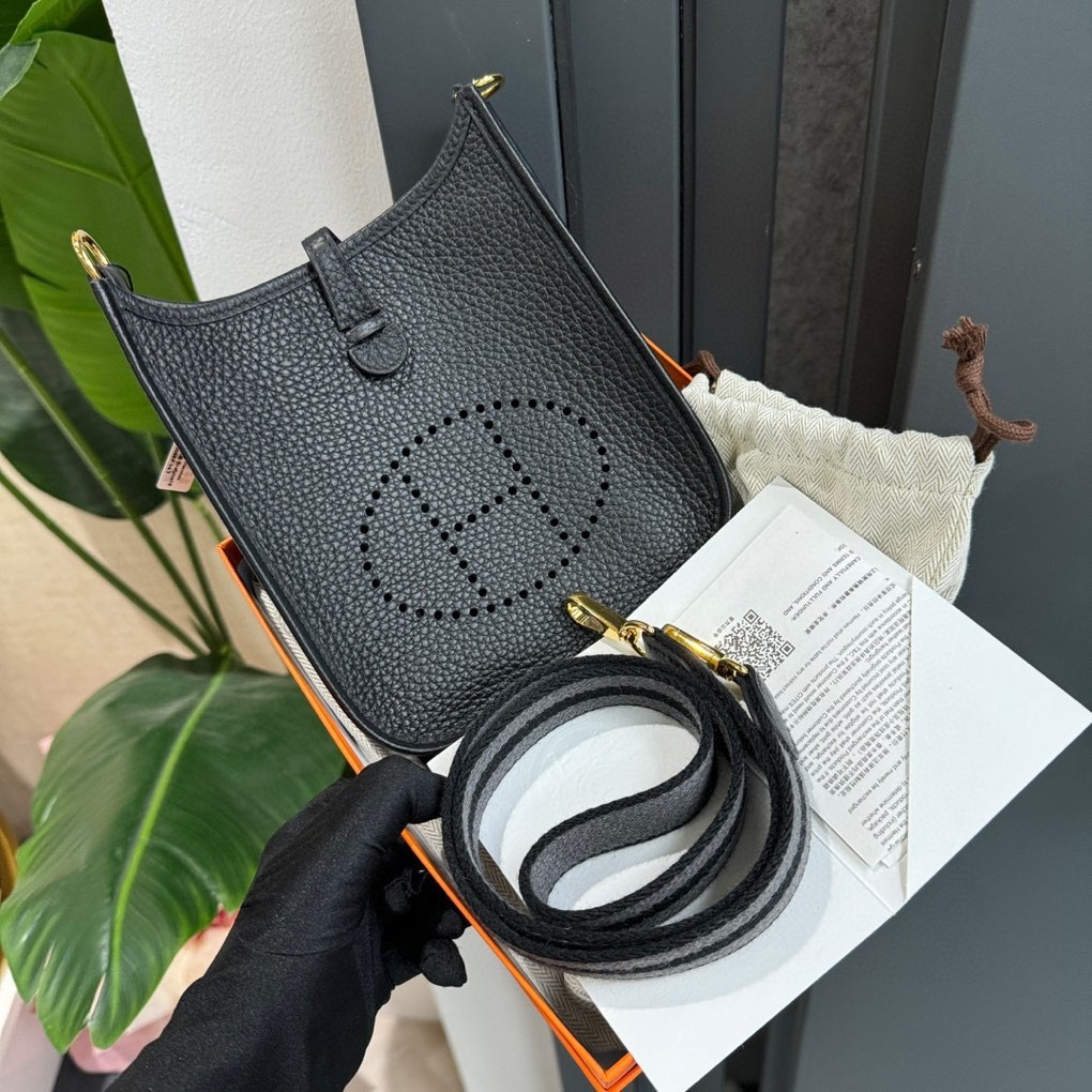 99新 Hermes/爱马仕 货号2417119 黑金mini evelyne单肩包24年7月
