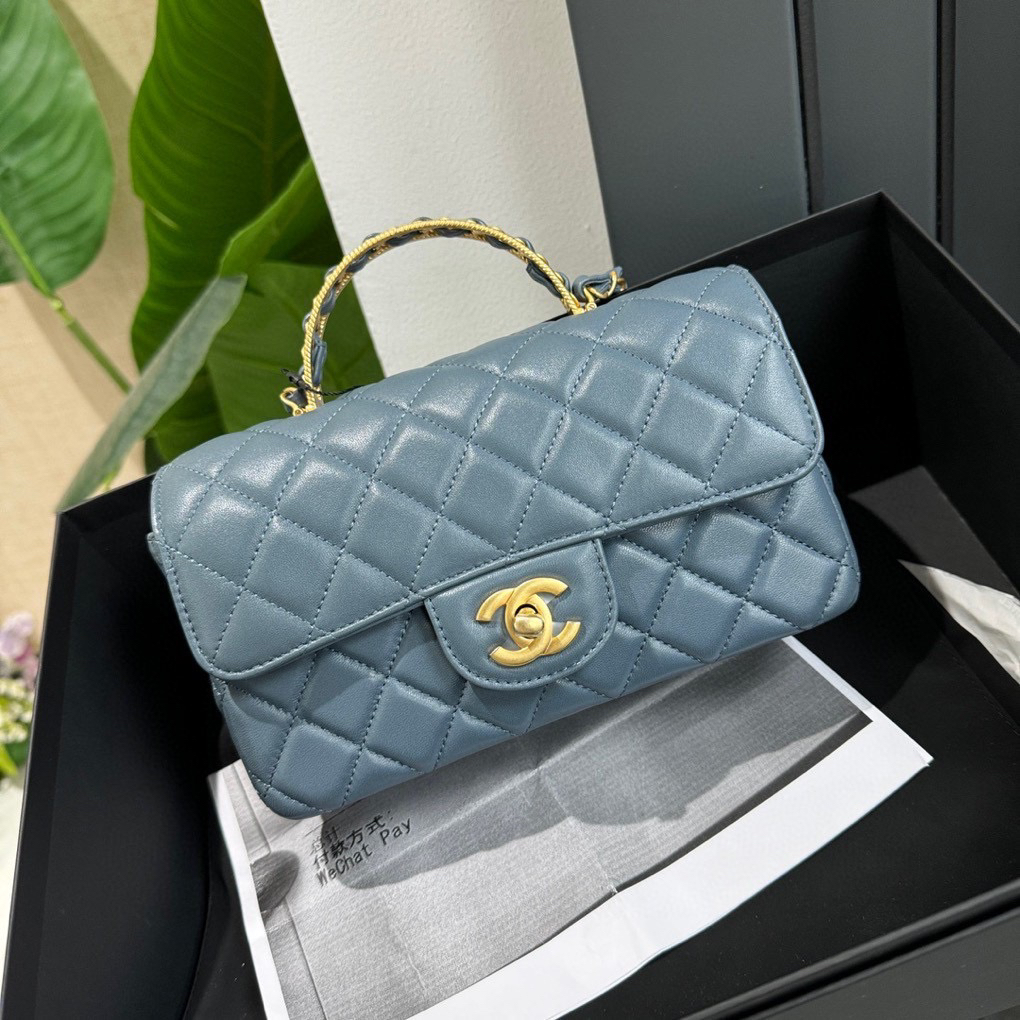 99新 Chanel/香奈儿 / 雾霾蓝CF大mini 皮穿链手柄包/货号2416239