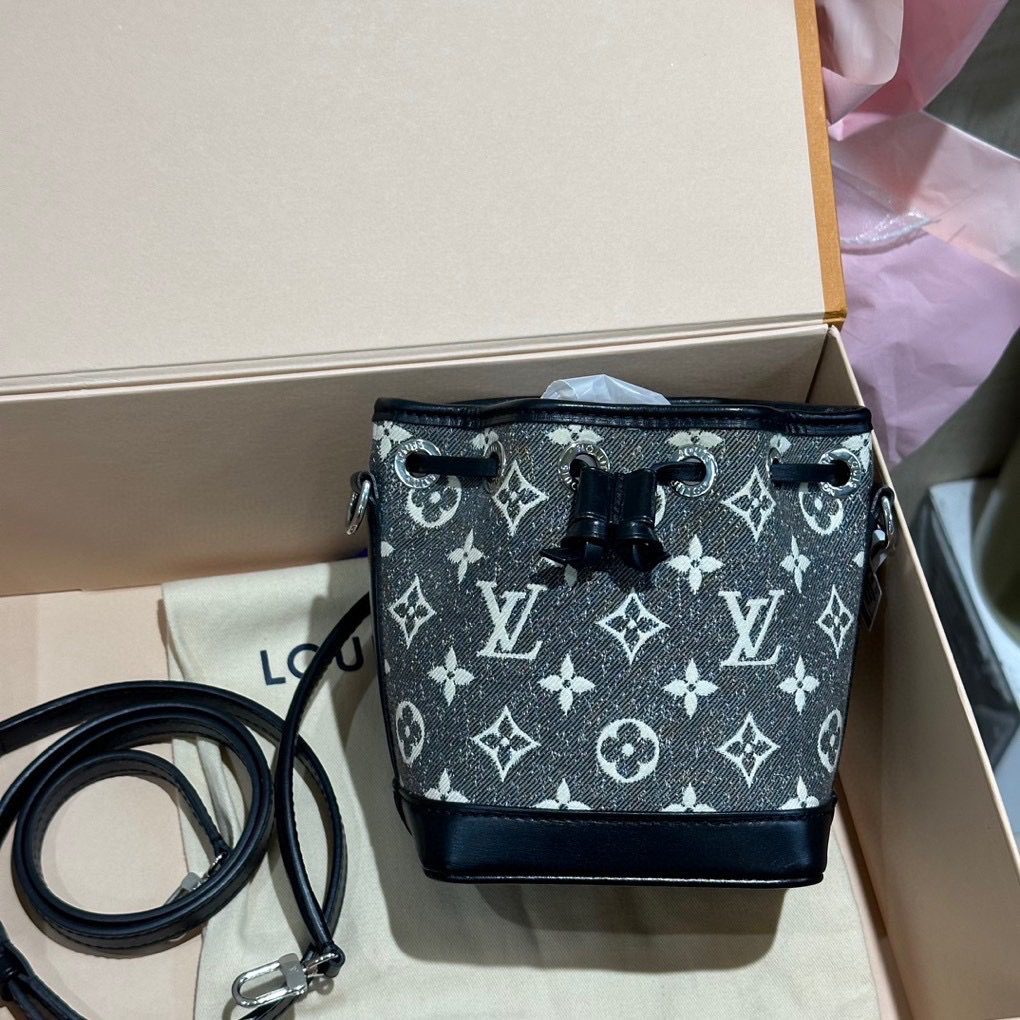 99新 LouisVuitton/路易威登 黑色丹宁牛仔noe nano水桶包