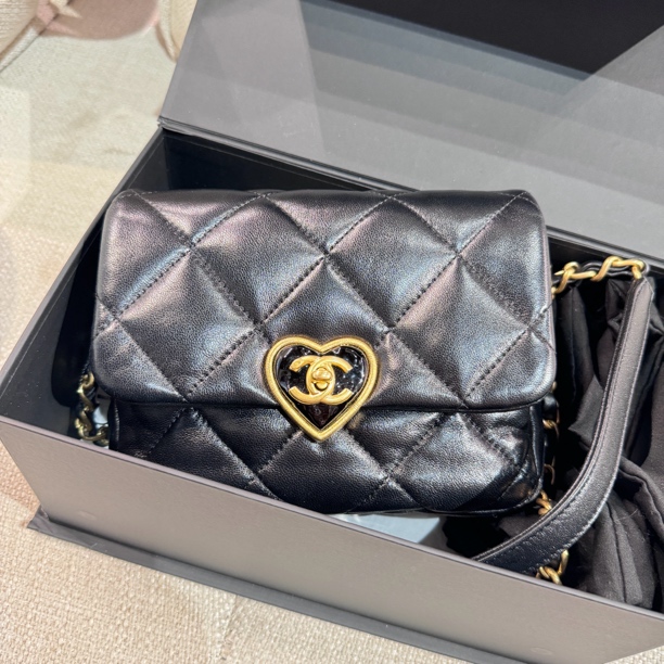 99新 Chanel/香奈儿 2311022 23S黑金桃心方胖子斜挎包 芯