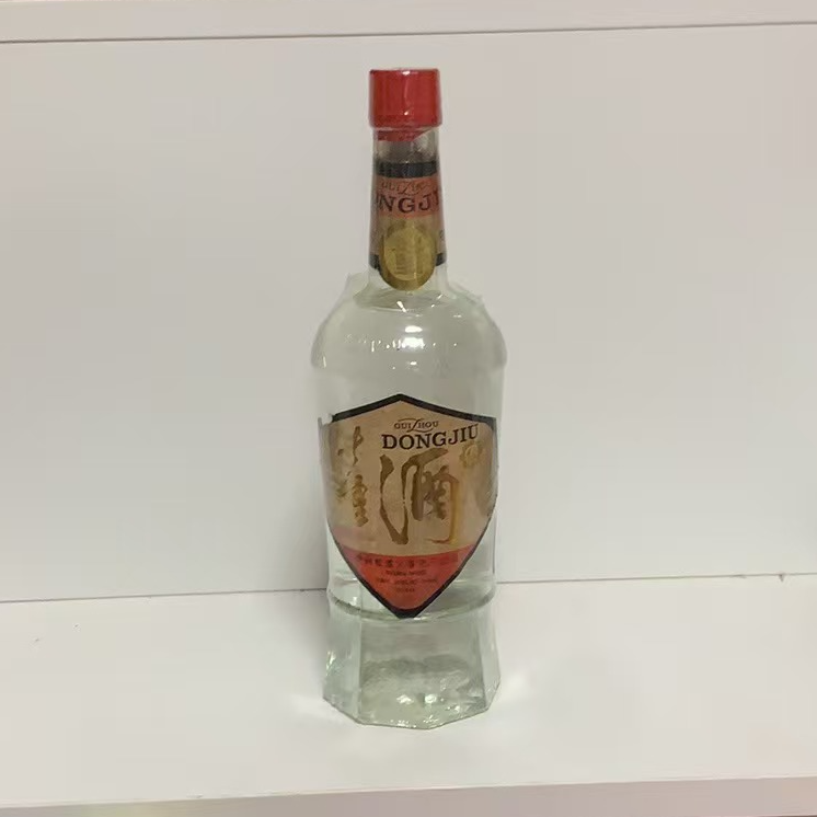董酒80年代塑盖白董 59度 500ml  董香型白酒 收藏摆柜 59度500
