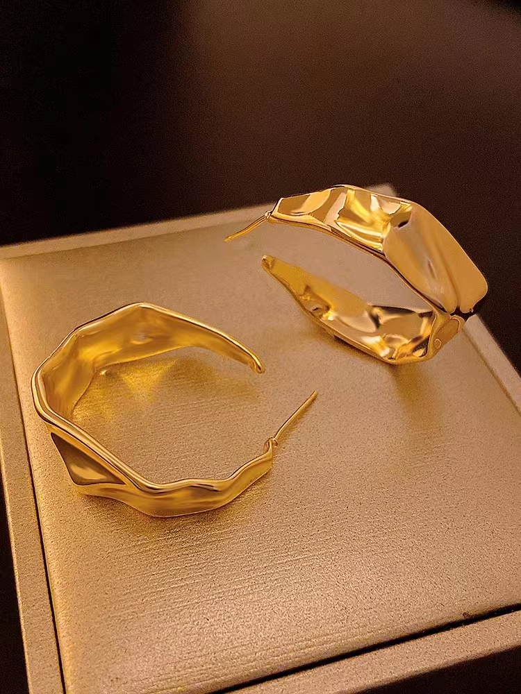 铜合金耳饰 a450王子文同款高级感皱褶个性平替好物百搭耳饰