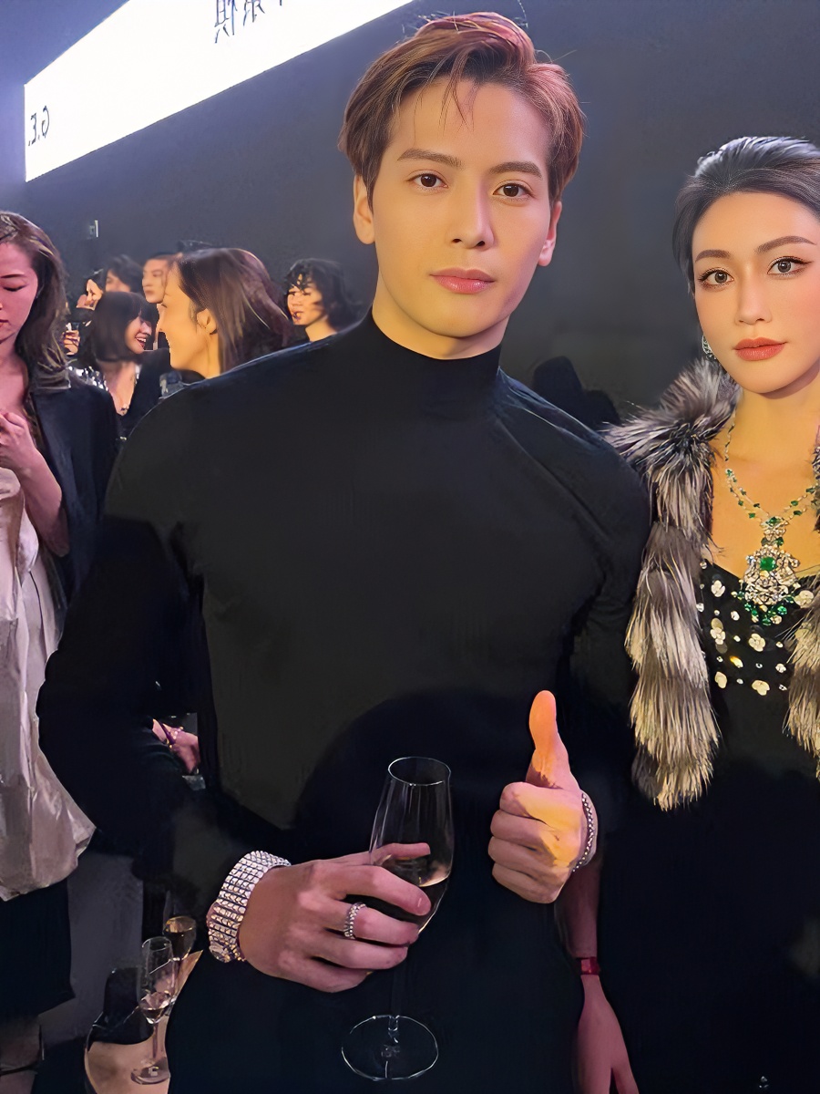 王嘉尔同款半高领毛衣男款秋冬保暖黑色修身套头内搭上衣打底衫潮