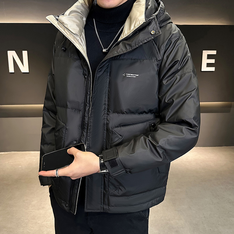 波司登冬季潮牌爆款白鸭绒宽松休闲羽绒服男短款加厚保暖防寒上衣