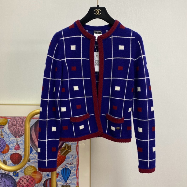 Chanel开衫/市场价12000/95新/09040644/黎