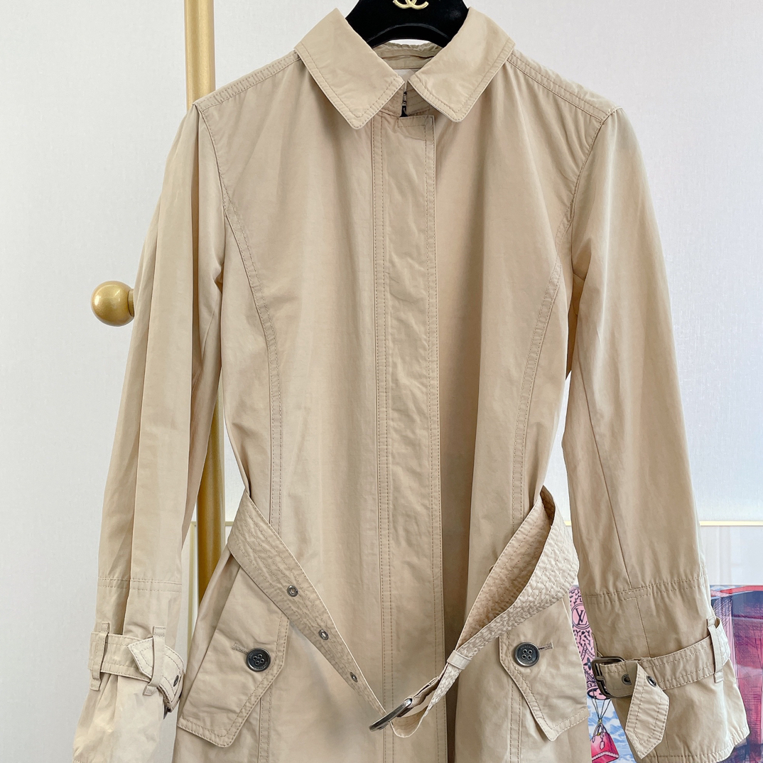 95新 BURBERRY/博柏利 卡其色风衣/0340390177033