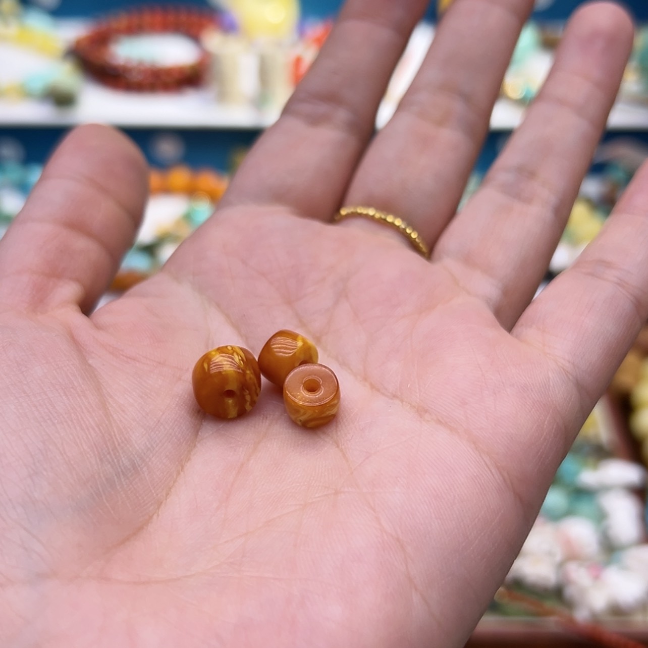 【闪购商品】琥珀裸石未镶嵌柴*。