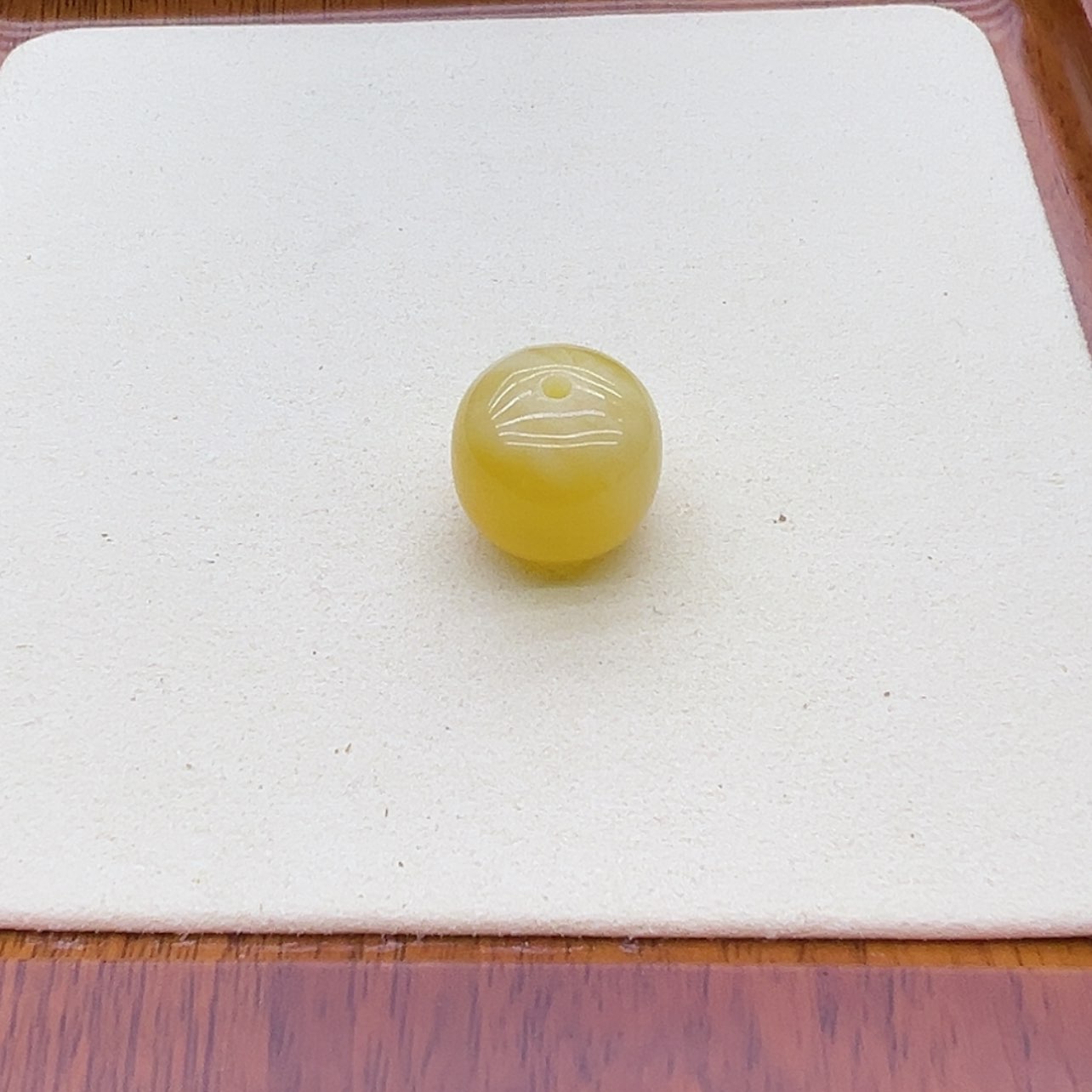 【闪购商品】琥珀裸石未镶嵌梨**浅