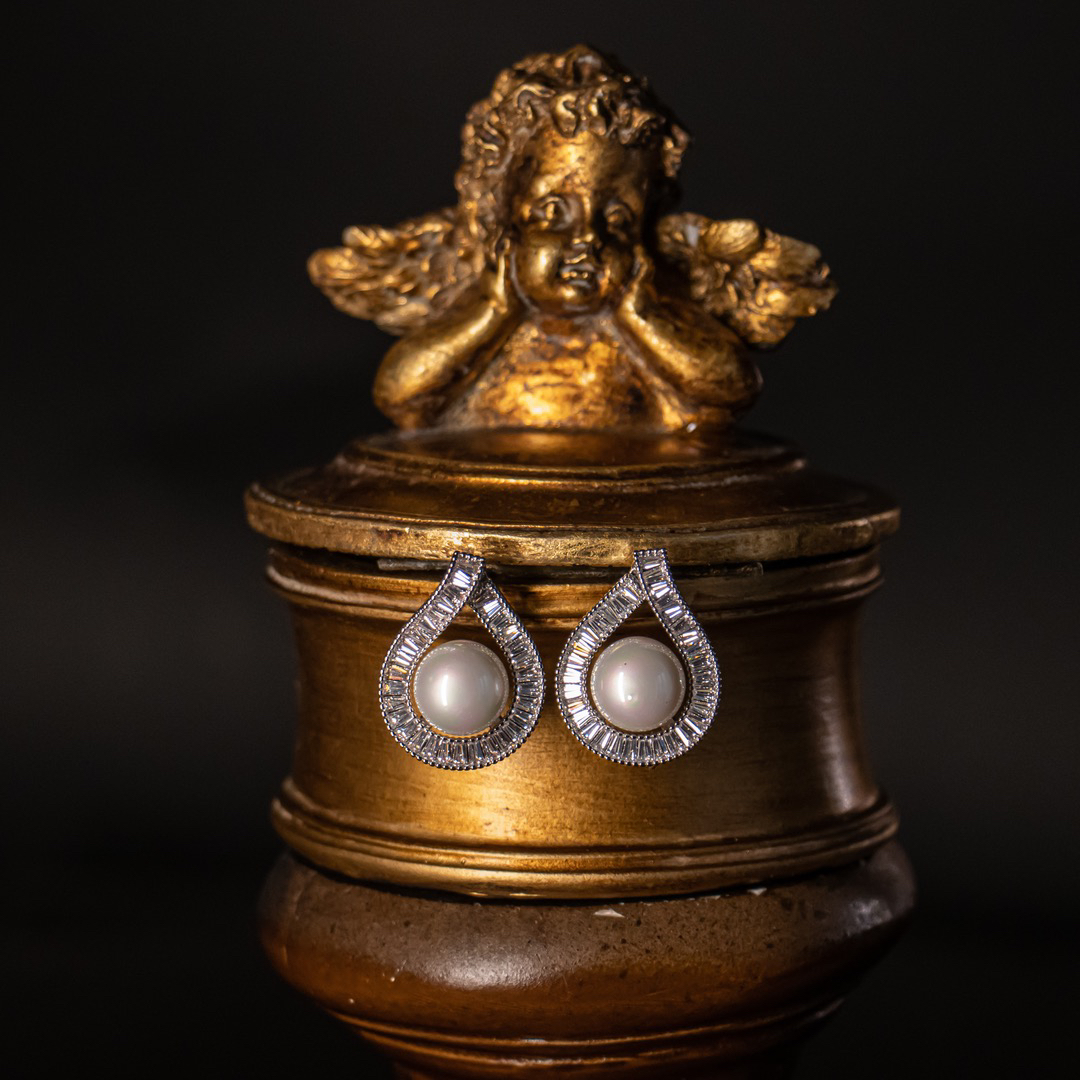 铜合金耳饰 Sotheby's × Operal 8180珍藏高珠鉴赏 BURACHIE