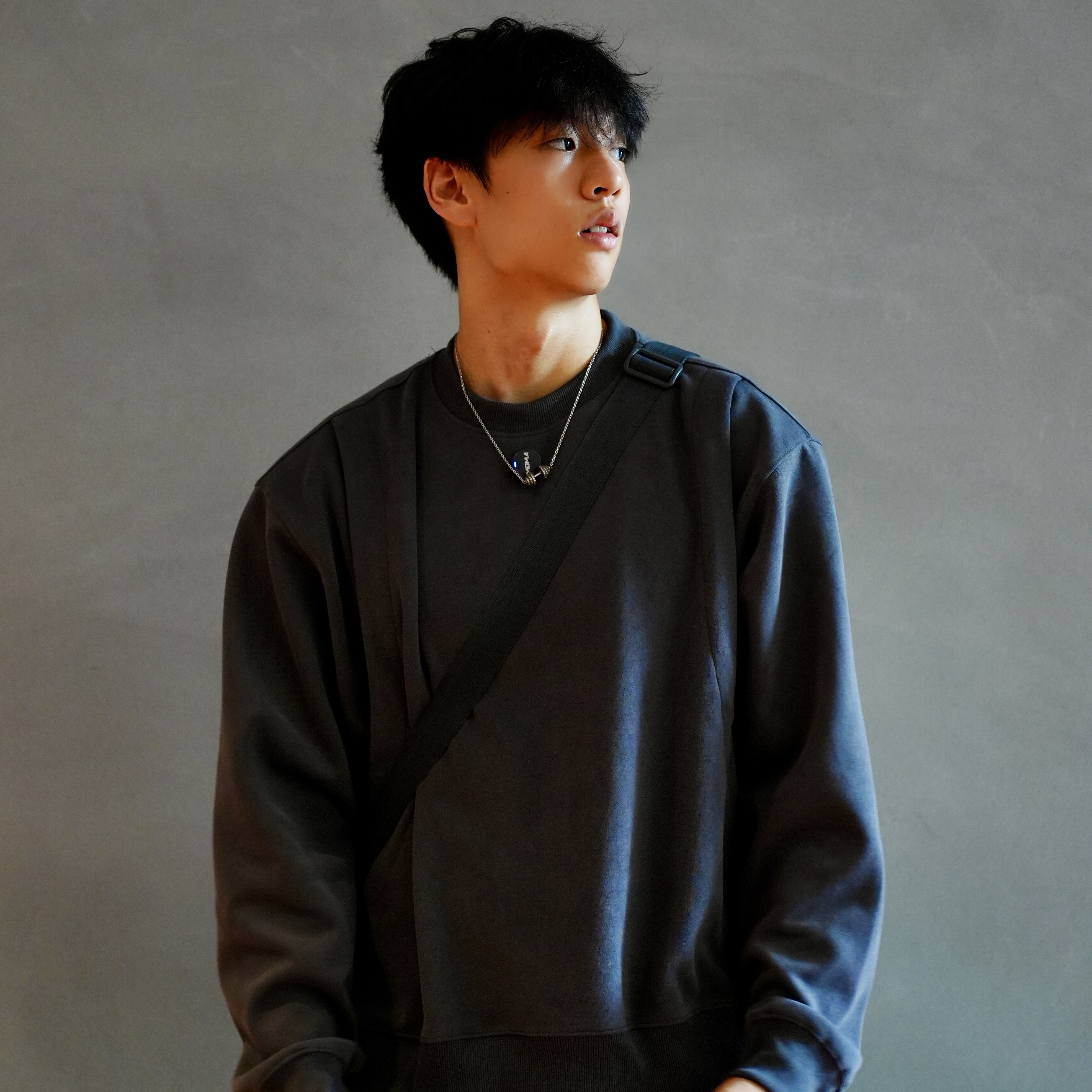 BEESTRONG高级纯色系列小领口卫衣男士百搭休闲宽松打底套头长袖