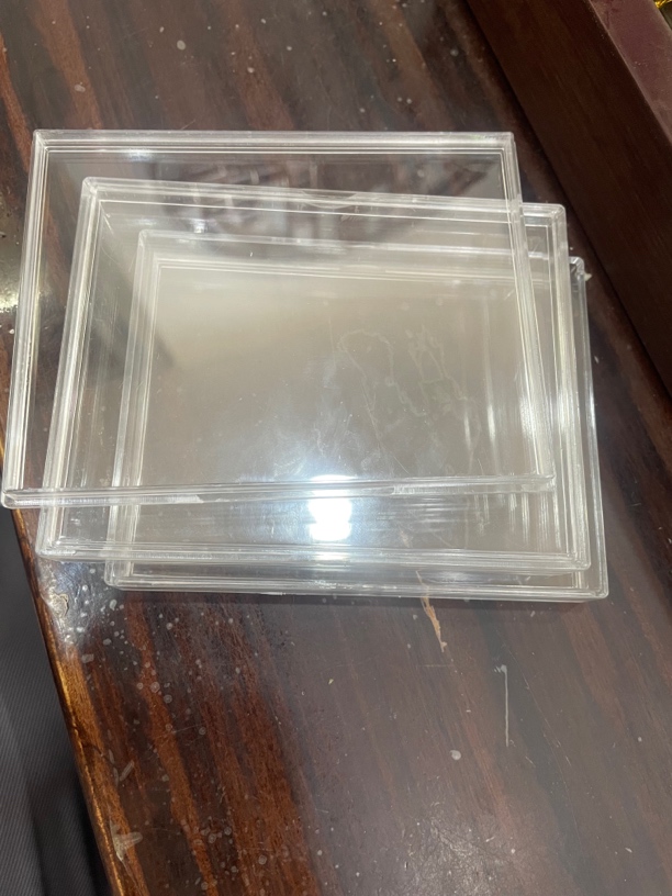 两个亚克力收纳盒孑