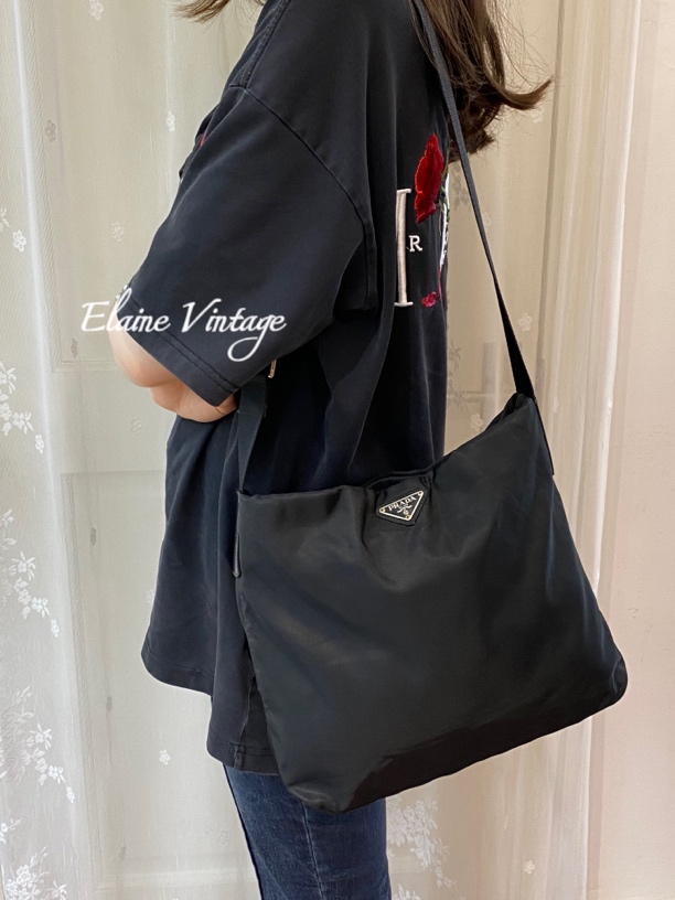 95新 Prada/普拉达 全黑soblack大号斜挎肩带可调节(30cm)/Y526