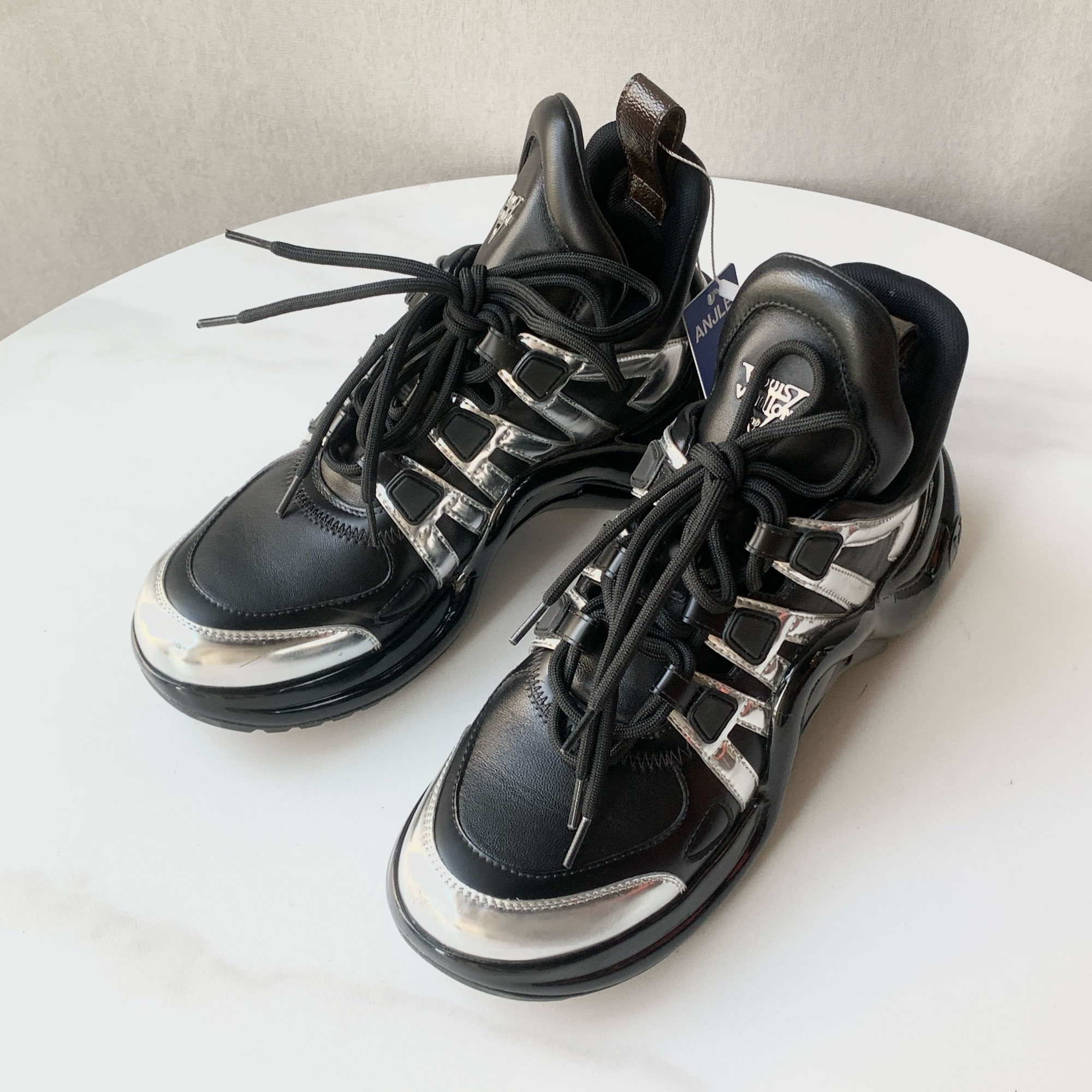 95新 LV 安洁利严选/XK0108617 运动鞋