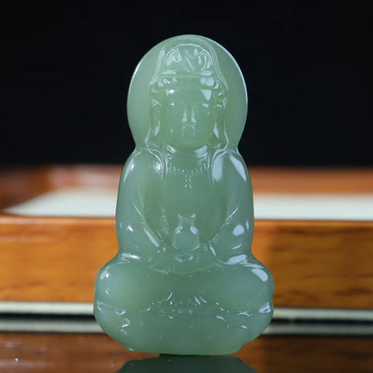 天然和田玉湖水绿净瓶观音吊坠双手抱瓶坐观音男士佩戴玉石挂件