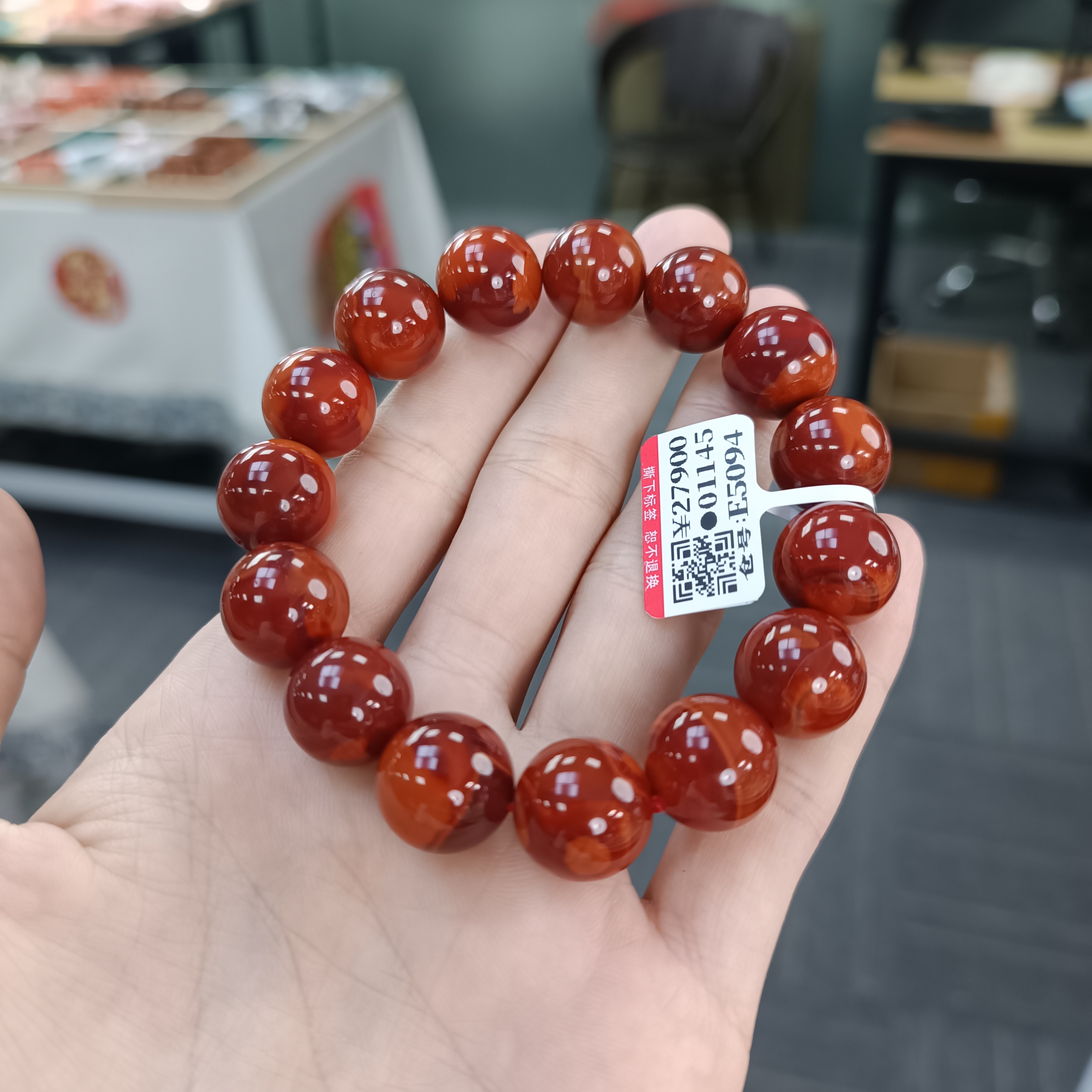 诚信经营支持年退换  瓦西南血火焰云端圆珠手串14mm  多样性发一
