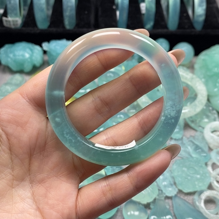 蛇纹石玉手镯未镶嵌