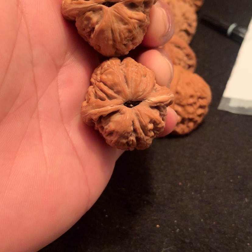 【闪购商品】核桃核雕爱****肉