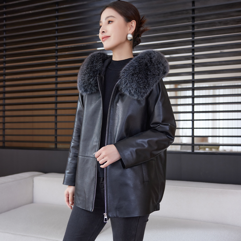 真皮羽绒服女皮衣外套绵羊皮脱卸领时尚中长帽款海宁2024冬季新款