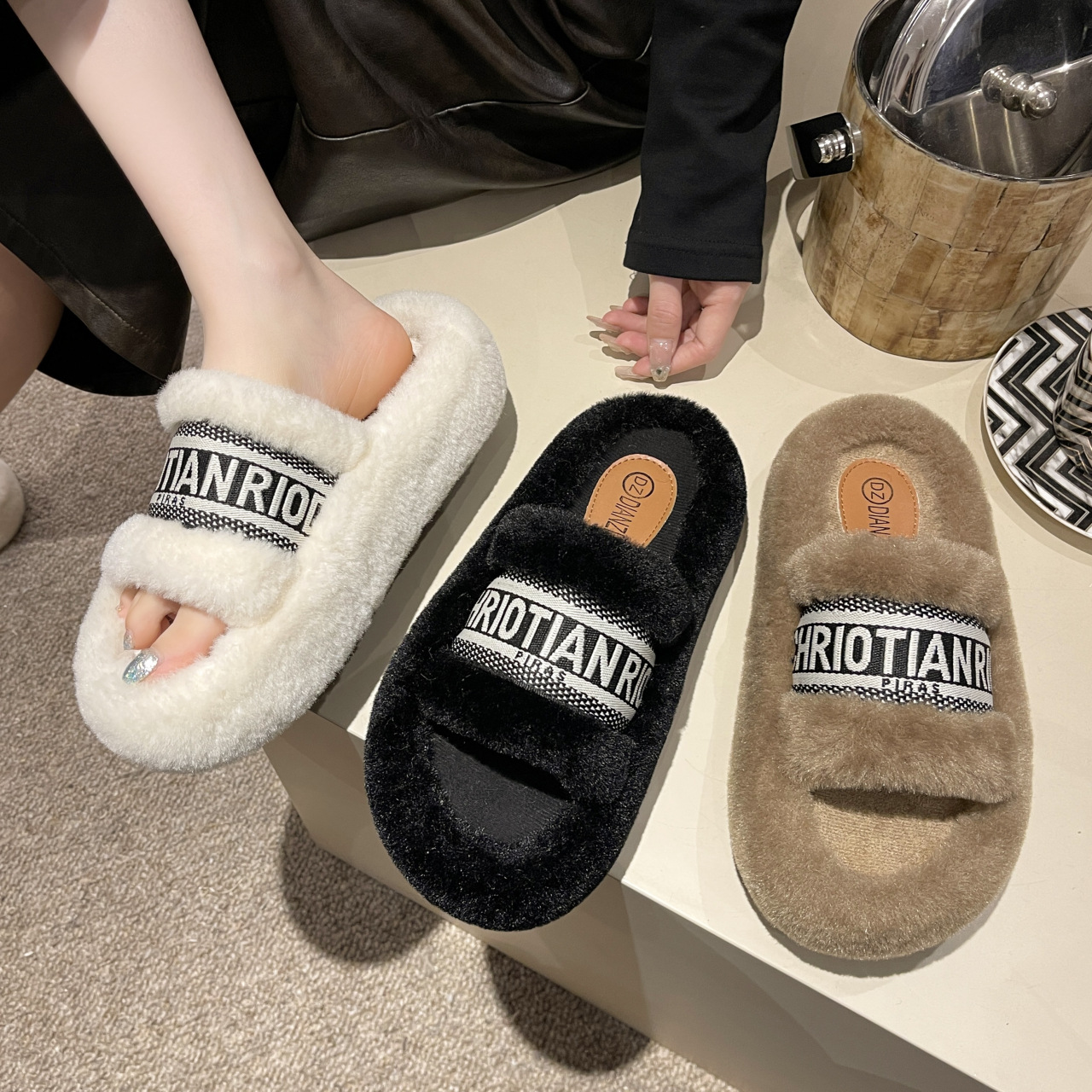 厚底毛毛拖鞋女外穿2024秋冬季新款毛茸茸网红家居一字棉拖鞋