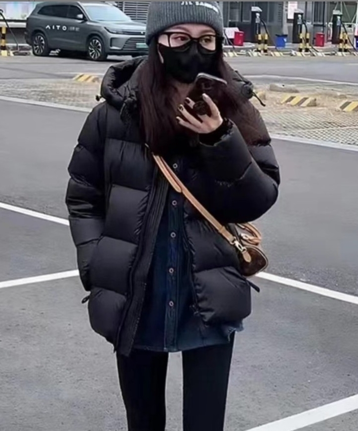 可拆卸帽黑色金标短款男女款鸭绒服，加厚秋冬宽松时尚百搭保暖