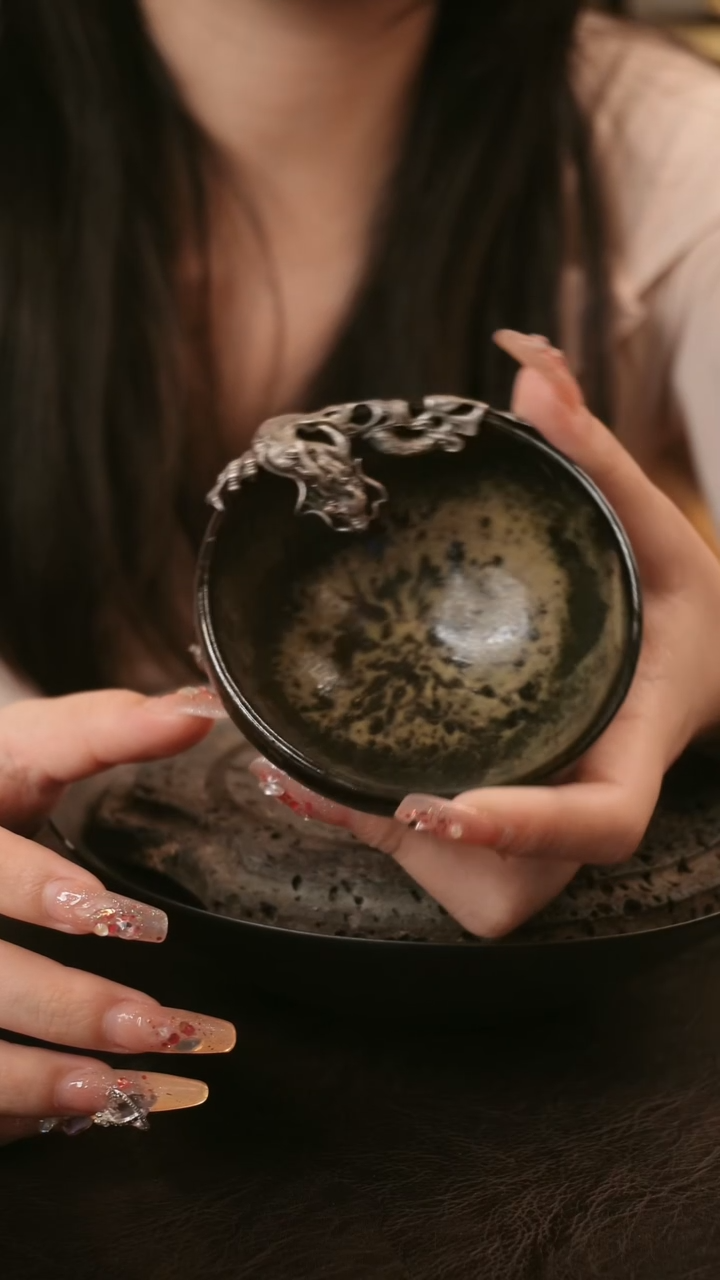 【闪购商品】原创黑陶龙饮杯设计