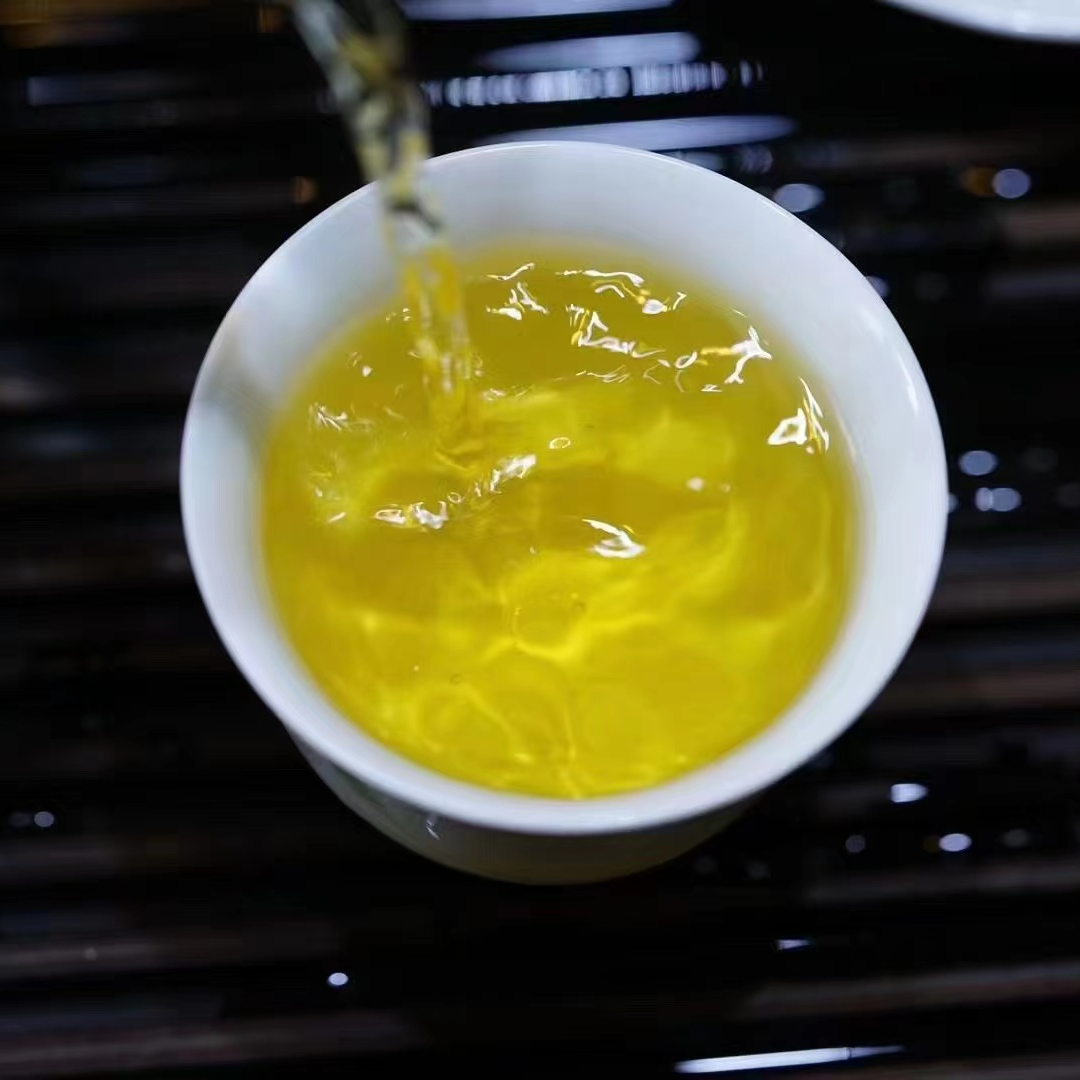 冰岛老寨69号2023 韵香纯古树 头春饼茶 试喝装8克