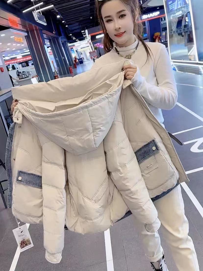 牛仔拼接羽绒服女2023年新款欧货洋气爆款连帽加厚保暖防寒外套