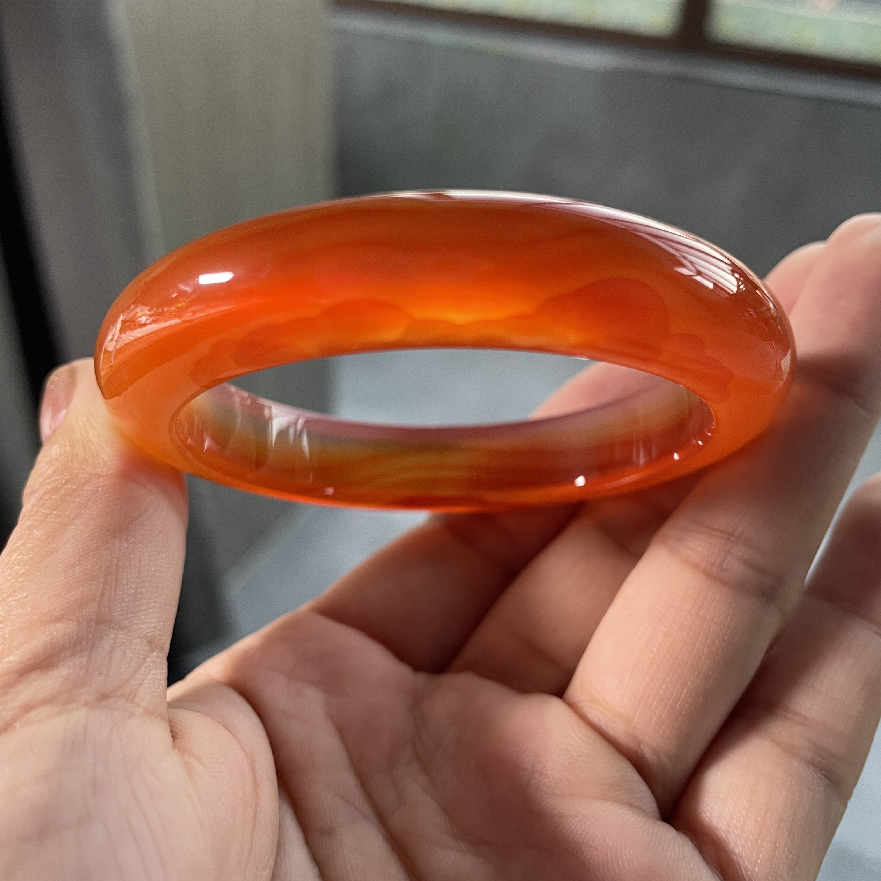 55.7口径天然玛瑙橘渐变丝带纹路飘花手镯（242）