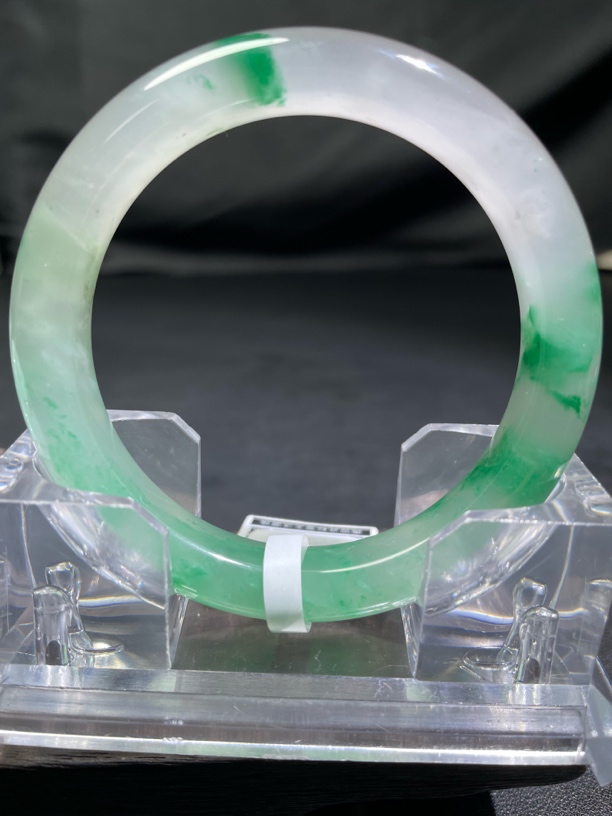 纯天然独龙玉精美手镯