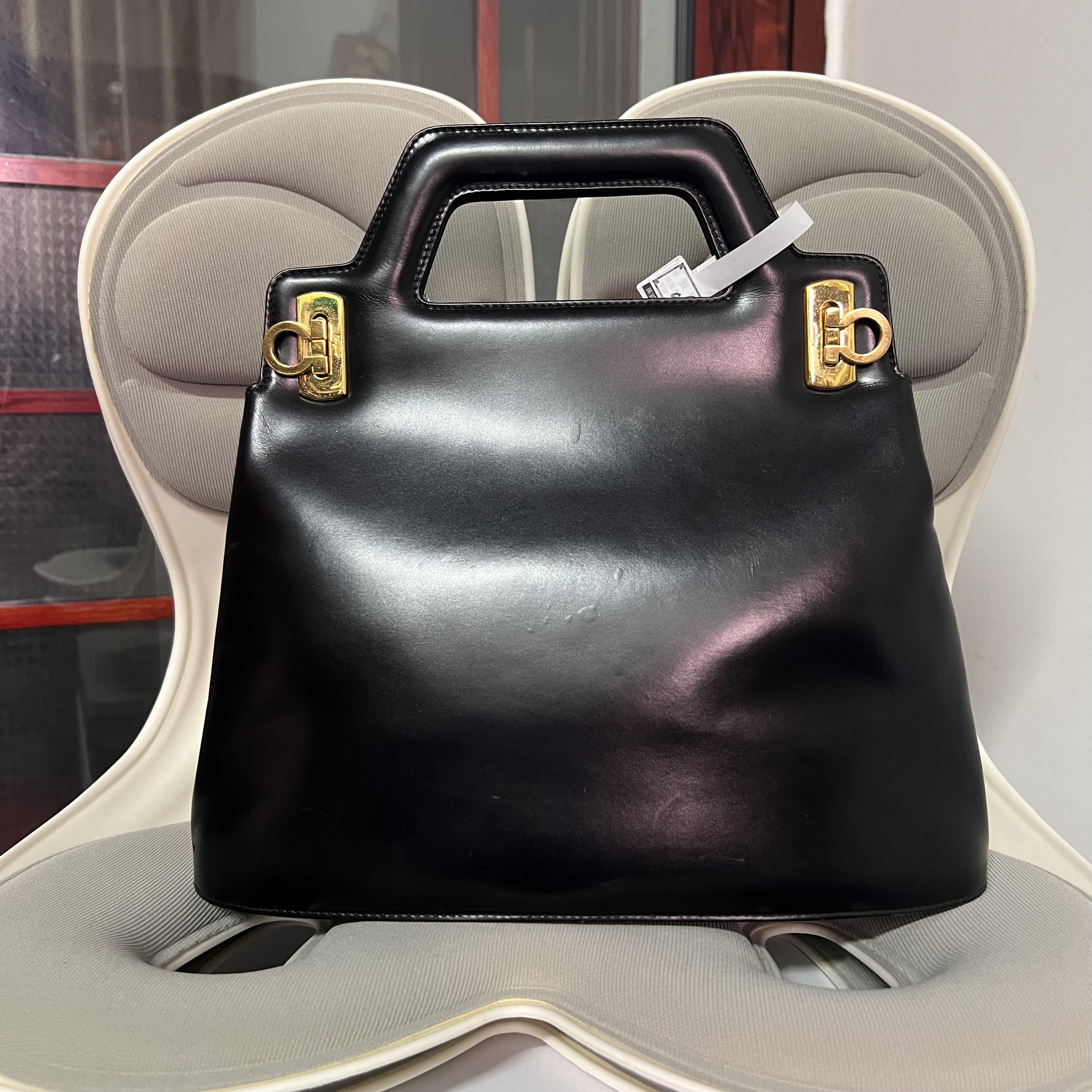 90新 FERRAGAMO/菲拉格慕 黑色单肩包/ss066