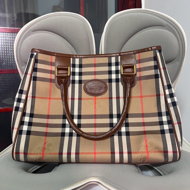 95新 BURBERRY/博柏利 战马格纹托特包/ss150