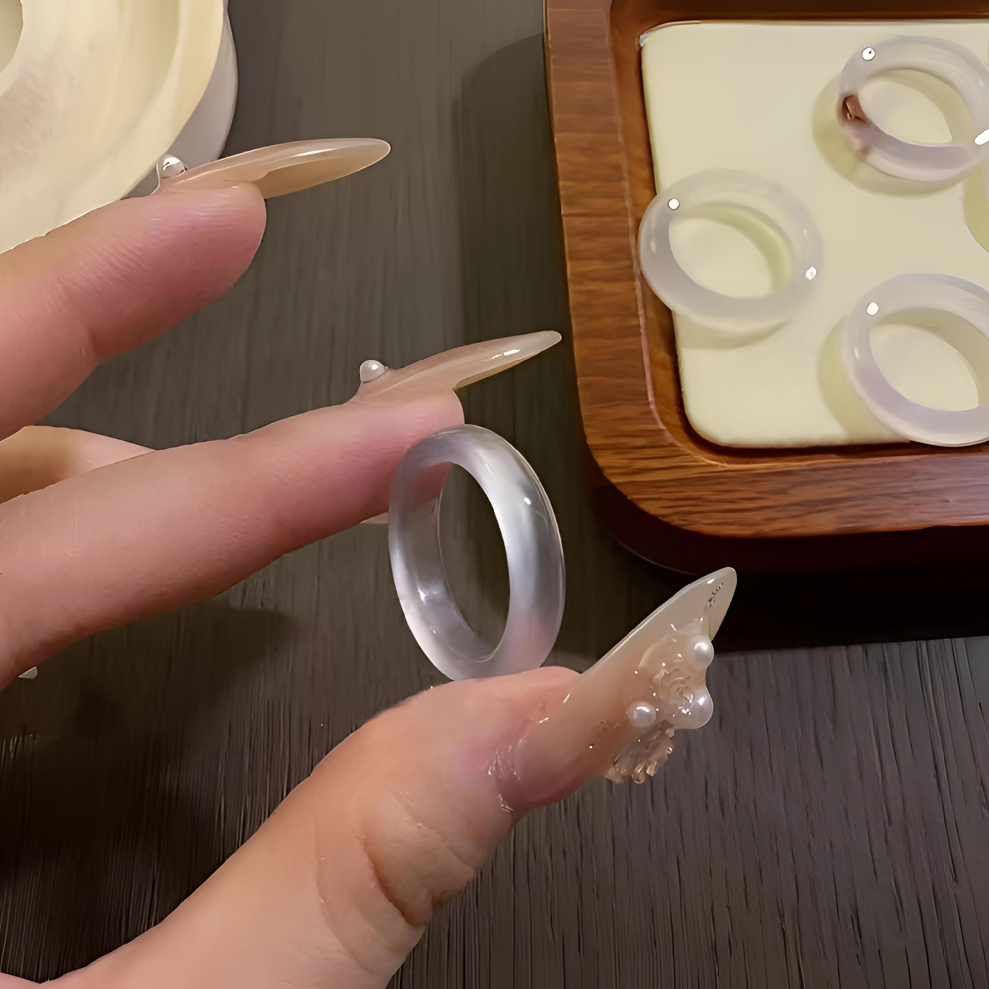 天然白月光马料玛瑙玉髓素圈戒指简约饰品男女款冰透玉石戒指情侣