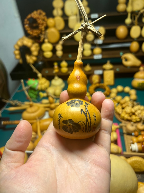 《三肚～精工墨刻》老皮，响籽，直立稳坐葫芦葫芦文玩