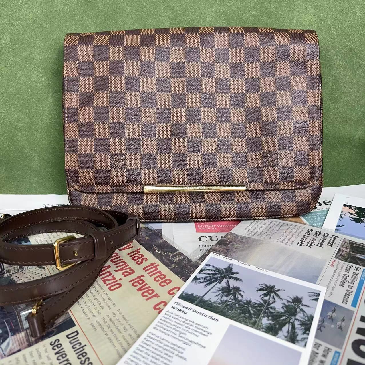95新 LouisVuitton/路易威登 拉瑞苏LRS/棋盘格邮差斜挎包/2113