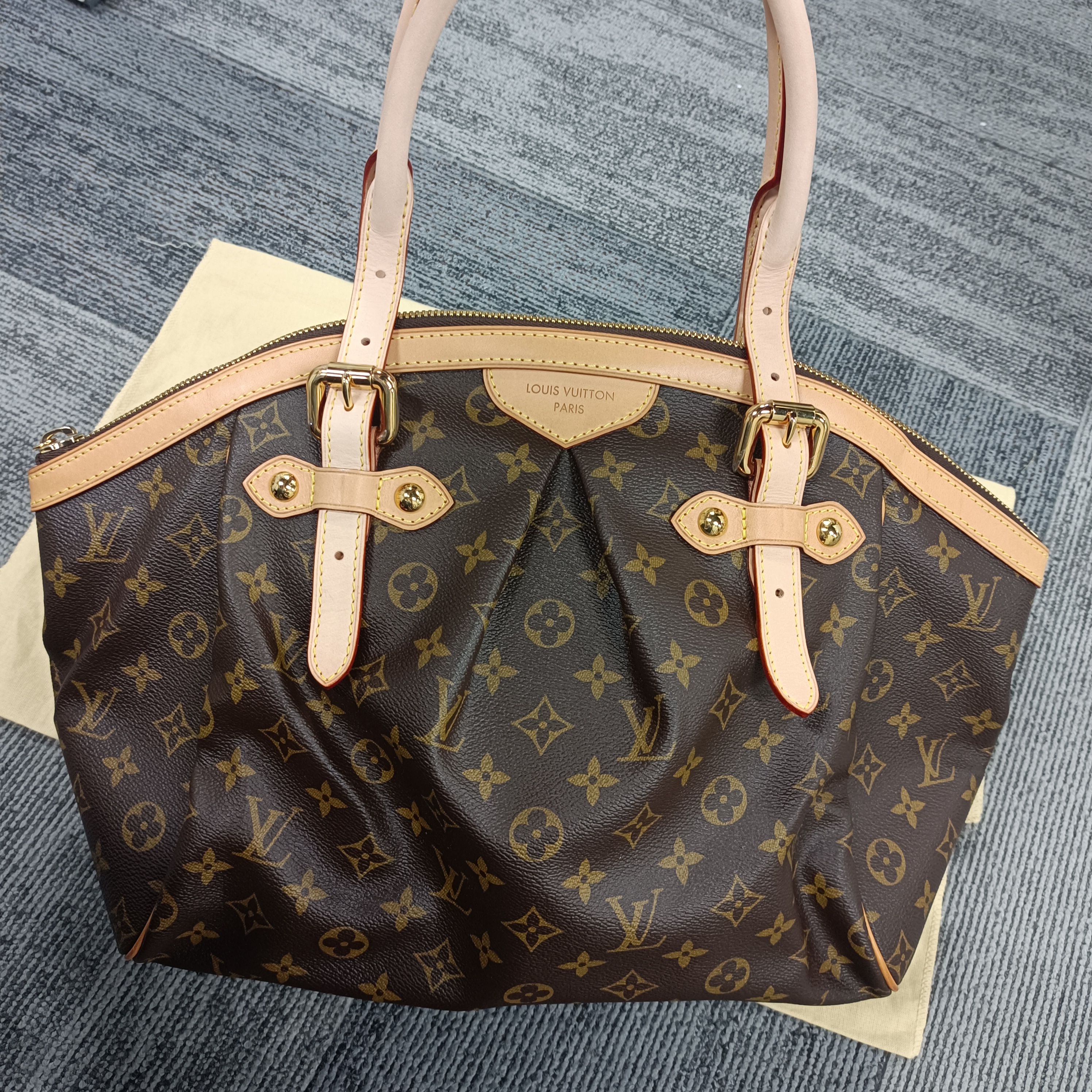 95新 LouisVuitton/路易威登 拉瑞苏/JM/老花大号派拉蒙饺子/0141