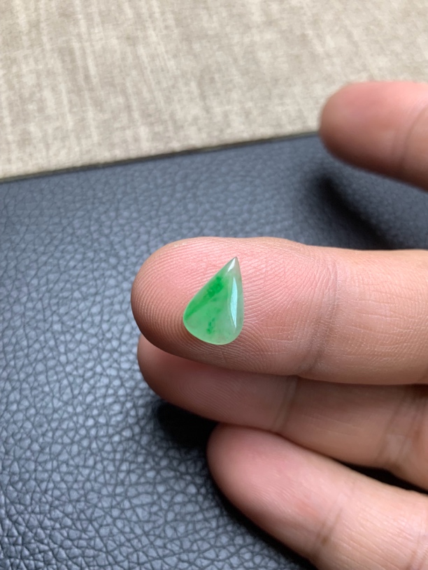 冰晴绿水滴戒面蛋面镶嵌品质设计款吊坠手链百搭尺寸：11x7.6x2.5