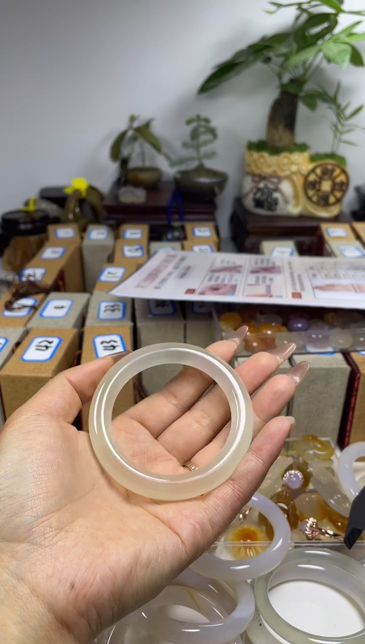 【闪购商品】玛瑙手镯未镶嵌玛瑙手镯