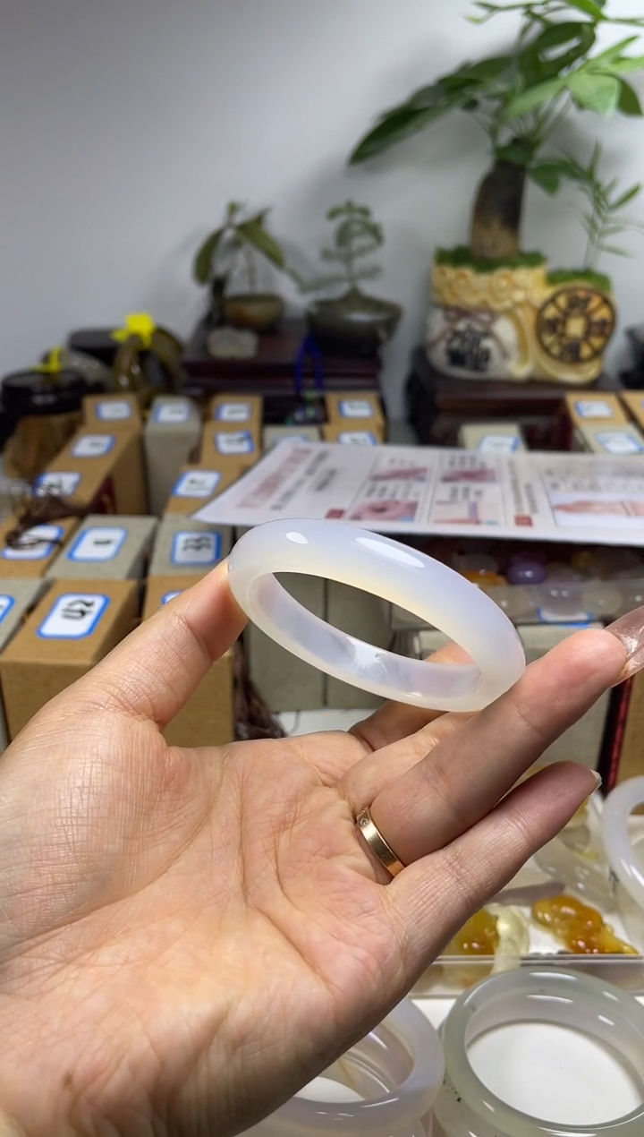 【闪购商品】玛瑙手镯未镶嵌玛瑙手镯