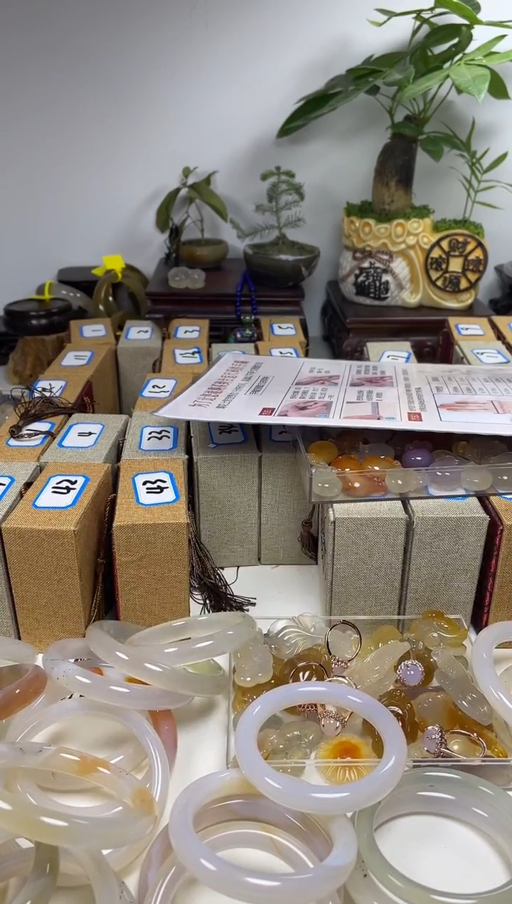 【闪购商品】玛瑙手镯未镶嵌玛瑙手镯