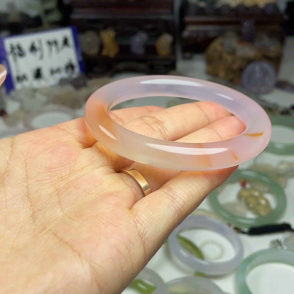 【闪购商品】玛瑙手镯未镶嵌沈**.